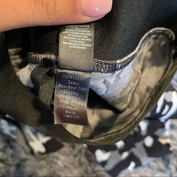 Koral Knockout Crop Legging Blk Camo Knit Jacquard - Picture 5 of 7